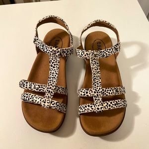 Taos Trophy 2 Tan Leopard Print Sandals
